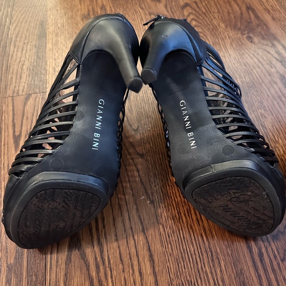 New Gianni Bini Carolinah Womens Heels (color: black), Size 7M - Picture 5 of 5